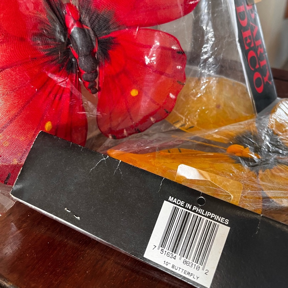 Two Nylon 10” red and yellow vibrant butterflies - Picture 3 of 8